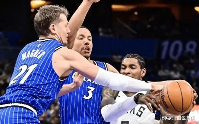 湖人险胜火箭申京复出或助火箭逆转 关键时刻排