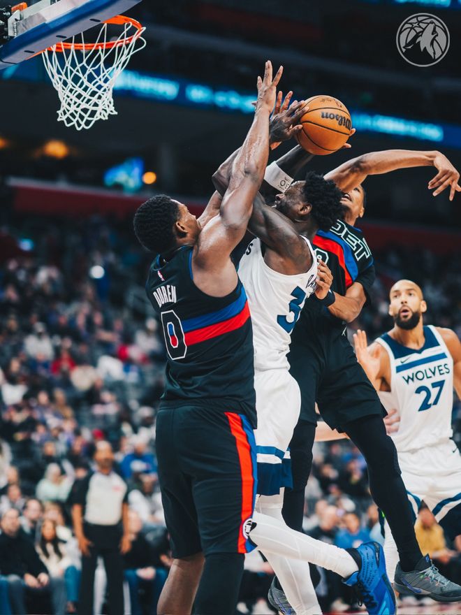 底特律活塞末节11-0逆转森林狼 詹金斯杜伦联手取