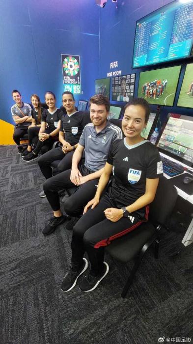 直到大学才与足球结缘的她，成为中超历史上第