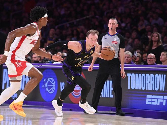 詹姆斯两连胜触发必胜铁律 湖人2-0火箭创历史纪