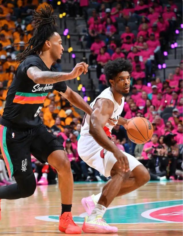 马刺力克开拓者首战告捷 文班亚马首秀35分助阵